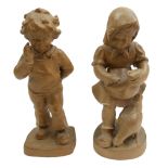 2 Holzfiguren, Grödner Holzschnitzer" 1x Junge mit Blumenstrauß, Höhe ca. 22 cm, sowie 1x Mädchen