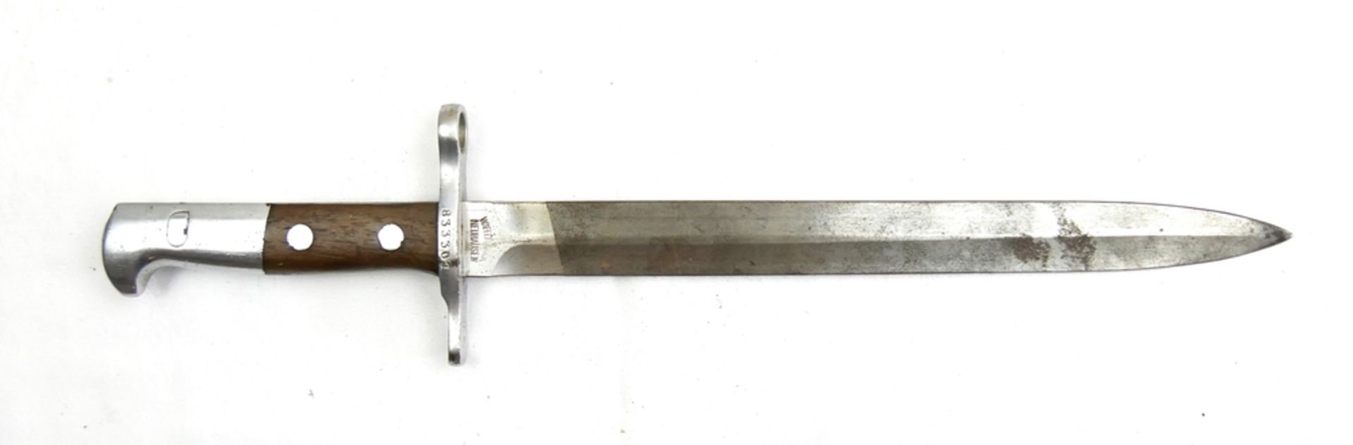 Bajonett. Waffenfabrik Neuhausen 833301, ohne Scheide. Klingenlänge ca. 29,5 cm, Gesamtlänge ca.