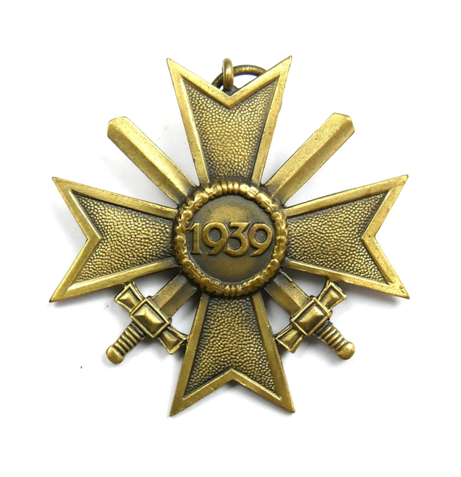 Kriegsverdienstkreuz mit Schwertern in Original Verleihungstüte, selten mit Feldpostpäckchen. - Image 2 of 2