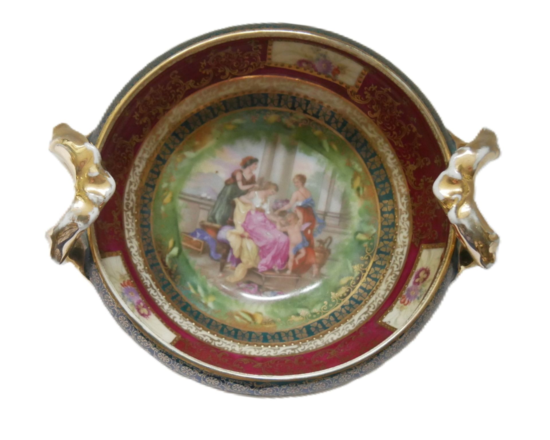 Porzellanschale, "Bei der Morgentoilette", reichlich bemalt. Leichter Goldabrieb. Höhe ca. 14 cm,