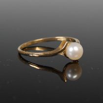 A 9ct gold and pearl set ring, size 'P', gross weight 1.3grams.