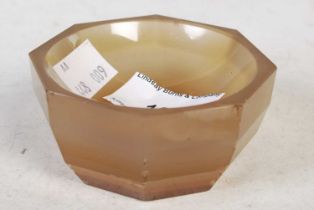 An agate octagonal-shaped mortar 7.5cm diameter x 4cm high.