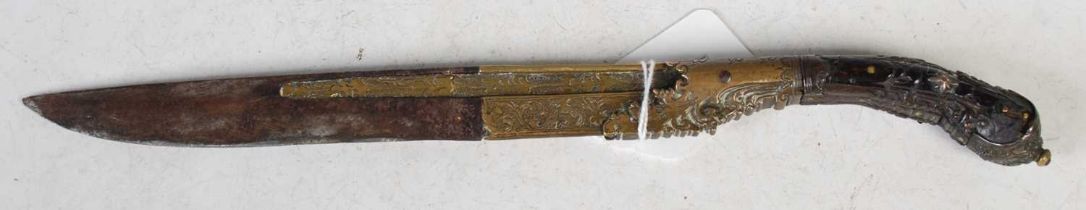 An antique Sri Lankan piha kaetta (Kandyan knife), 27cm long.