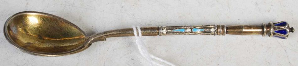 A Russian silver and enamel coffee spoon, 10.1cm long.