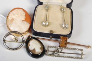 A group of jewellery to include a 9ct gold mounted oval cameo brooch; a pear-shaped cameo pendant; a