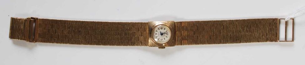 A vintage ladies 9ct gold Bentima Star bracelet wristwatch with champagne coloured dial bearing