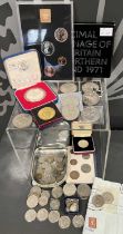 A group of mixed decimal coinage and commemorative crowns to include a 1914-1918 Great War medal,