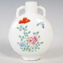 A Chinese porcelain famille rose pilgrim vase, Qing Dynasty, decorated to one side with peony and