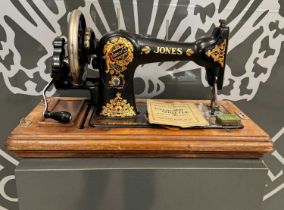 A Jones Family C.S English-made sewing machine, serial no.431326.