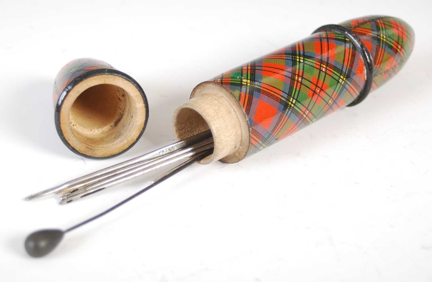 A collection of Tartan Ware, to include Prince Charlie page turner; MacDuff thimble holder and - Image 12 of 13