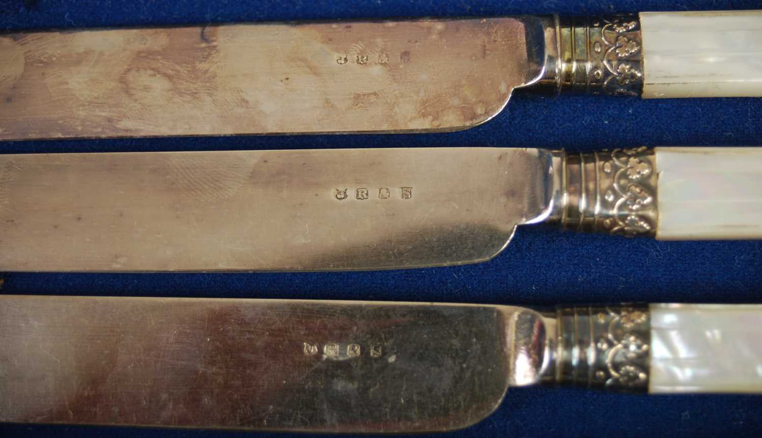 A set of six silver plated mother-of-pearl handled fruit knives and forks, makers mark of JR&S, in - Image 3 of 5