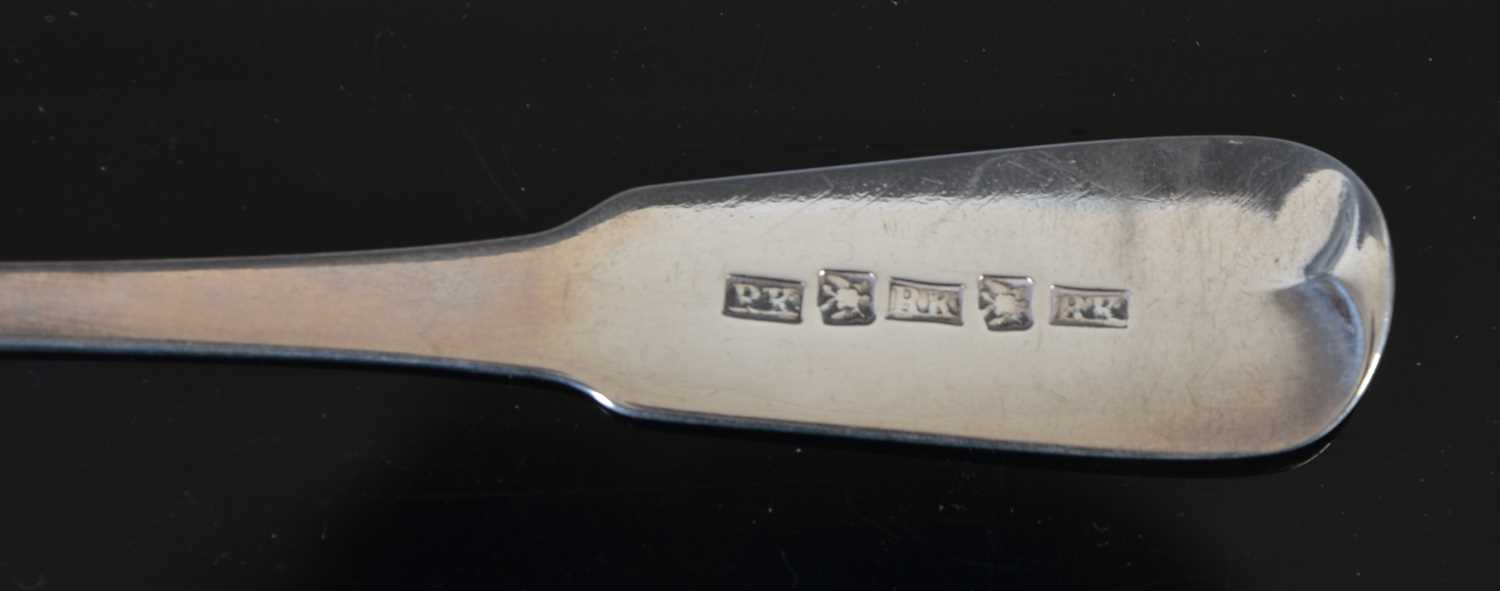 A set of six early 19th century Scottish Provincial silver dessert spoons, Perth, makers mark of - Image 6 of 7
