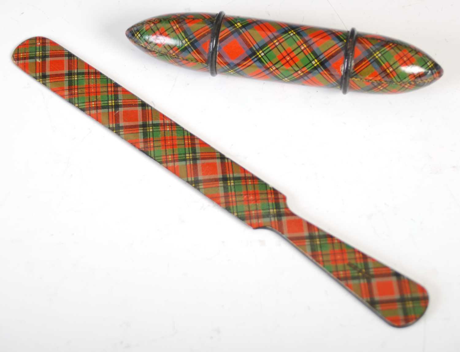 A collection of Tartan Ware, to include Prince Charlie page turner; MacDuff thimble holder and - Image 11 of 13