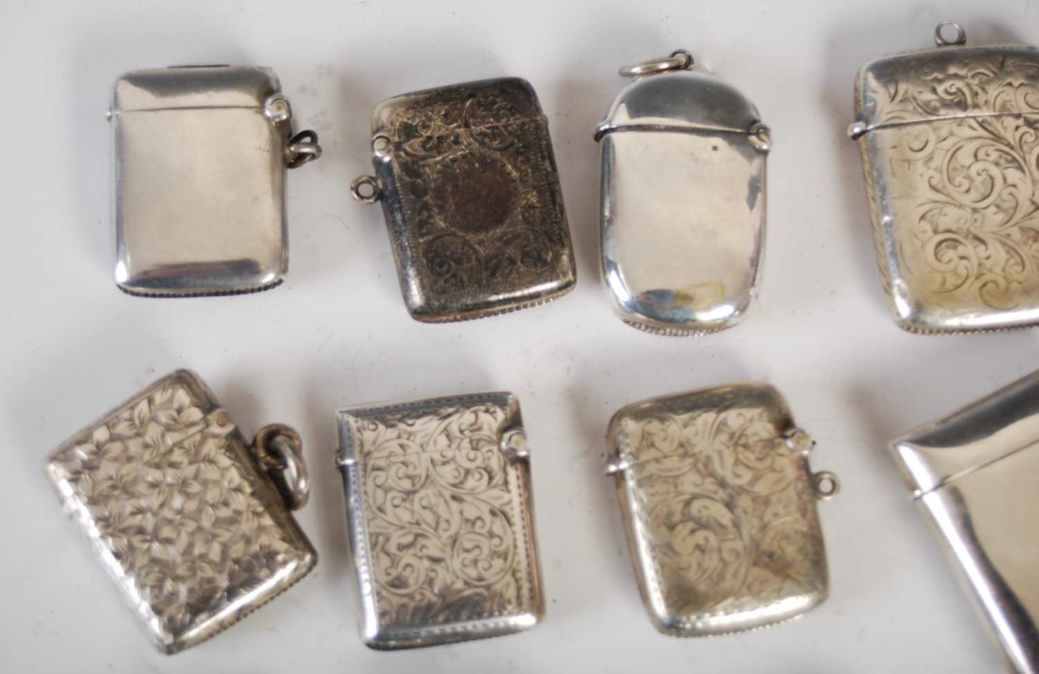 A collection of twenty-two assorted silver vesta holders, 19th century and later, various dates - Image 8 of 11