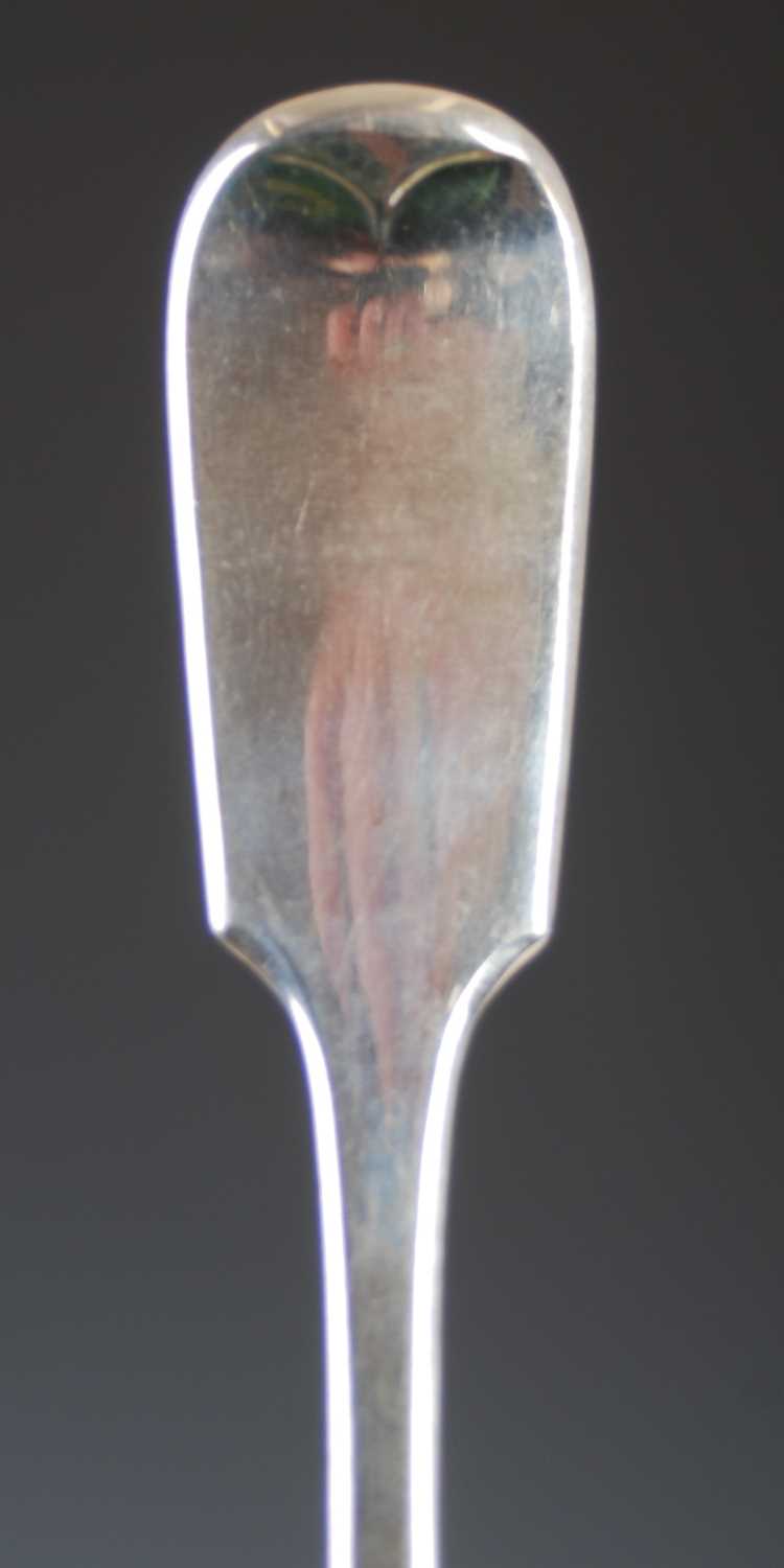 A composite suite of Victorian silver flatware, fiddle pattern, comprising twelve table forks, - Image 4 of 8