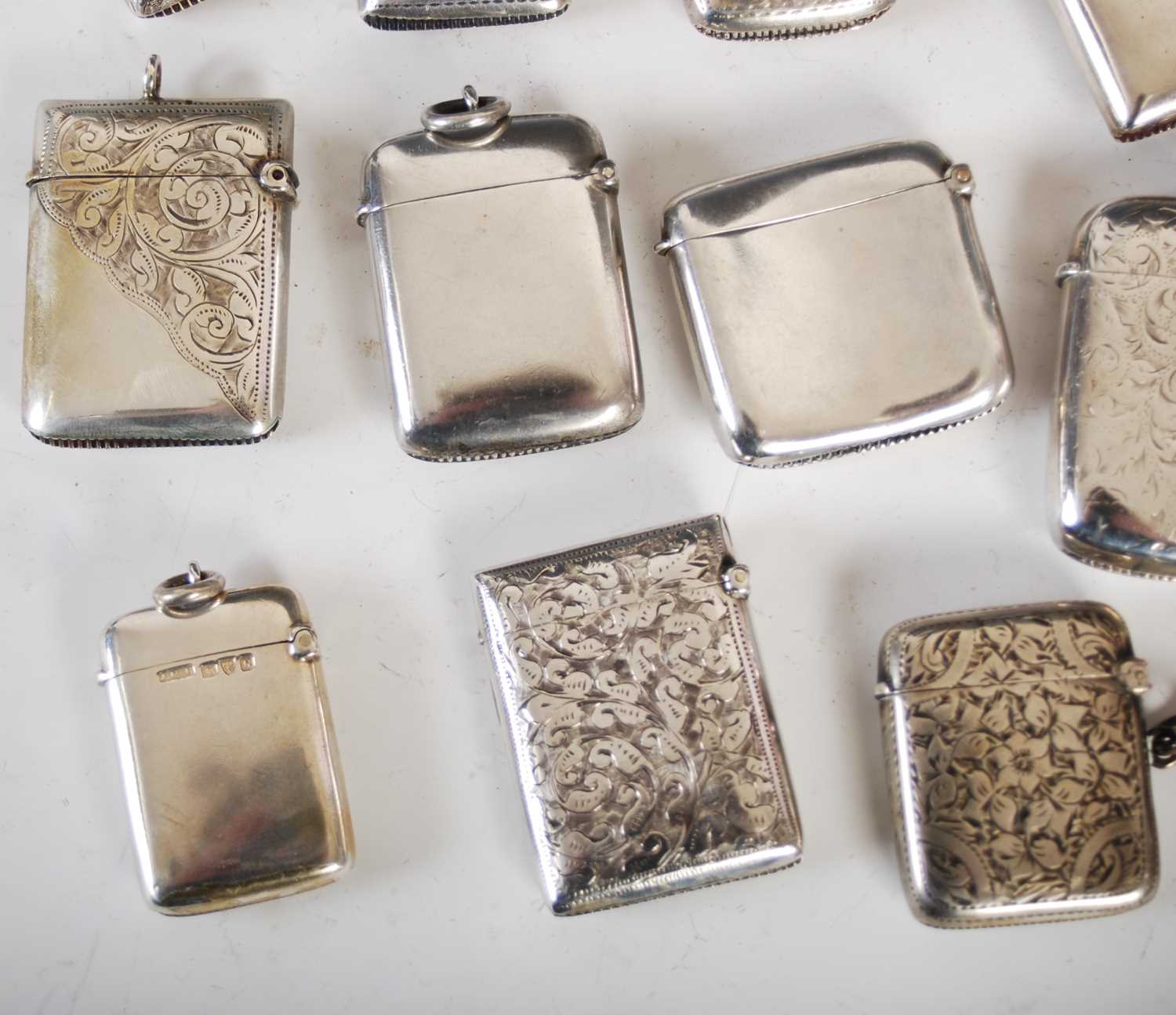 A collection of twenty-two assorted silver vesta holders, 19th century and later, various dates - Image 11 of 11