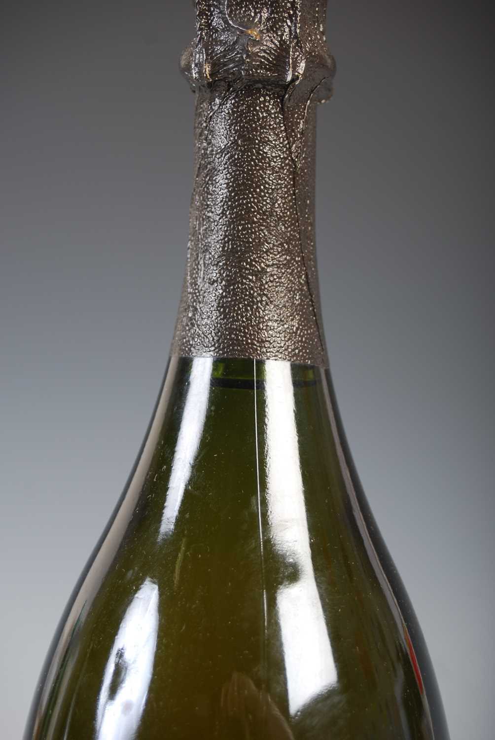 One bottle, Moet Chandon Dom Perignon, vintage 1985, 12.5% vol., 75cl. - Image 3 of 4