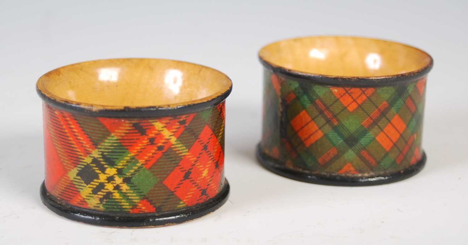 A collection of Tartan Ware, to include Prince Charlie page turner; MacDuff thimble holder and - Image 8 of 13
