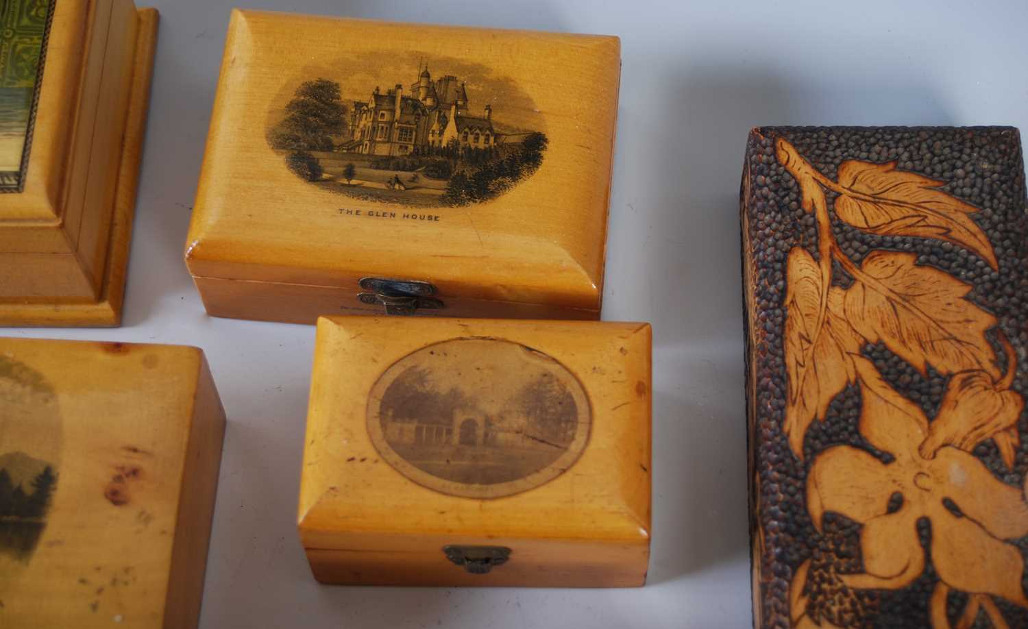 A collection of eighteen assorted Mauchline Ware boxes, to include 'Perth from the Edinburgh Road' - Image 6 of 10