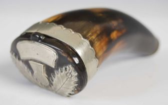 A Scottish curved horn snuff mull with silvered-metal engraved thistle hinge, curved vacant