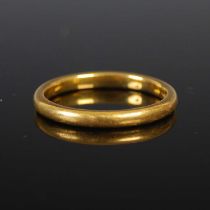 A 22ct gold wedding ring, of plain circular form, size 'R', 4.5 grams.