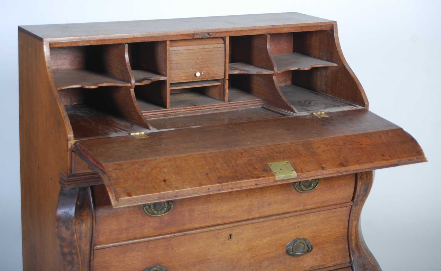 A late 18th century Dutch oak bombe bureau, the serpentine fall-front opening to a fitted interior - Image 9 of 11