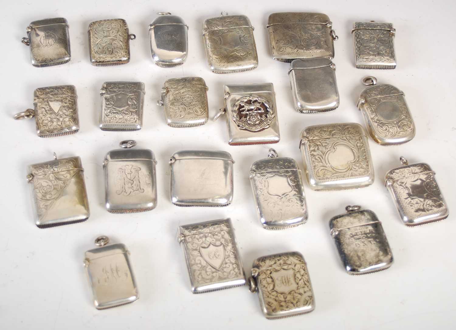 A collection of twenty-two assorted silver vesta holders, 19th century and later, various dates - Image 2 of 11