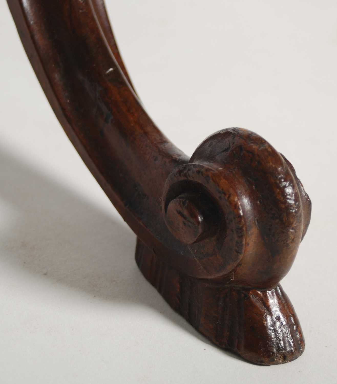 A George III mahogany kettle stand, the octagonal shaped top with pierced gallery and pull-out - Image 4 of 6