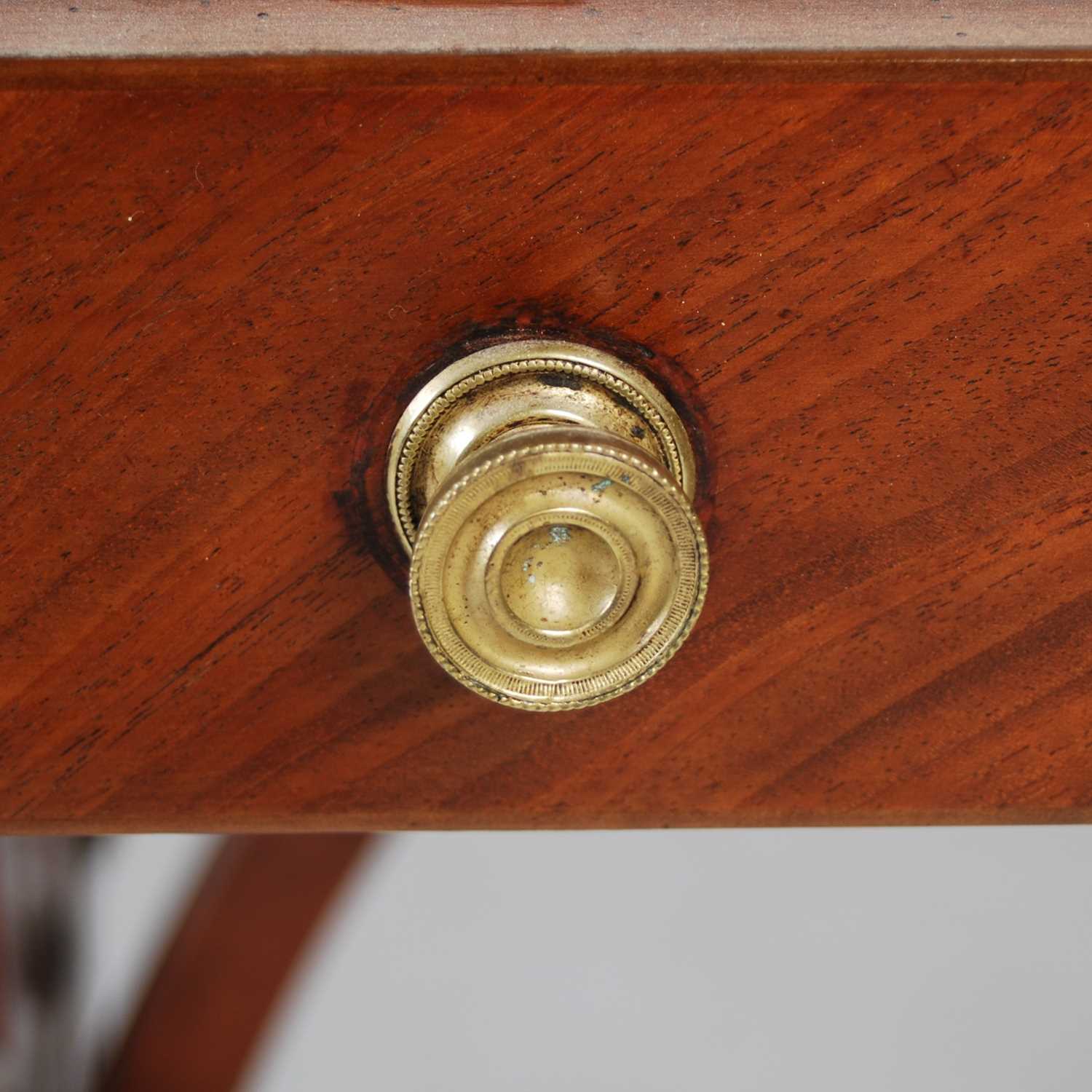 A Regency style mahogany and coromandel centre table, the rounded rectangular top above two frieze - Image 7 of 8