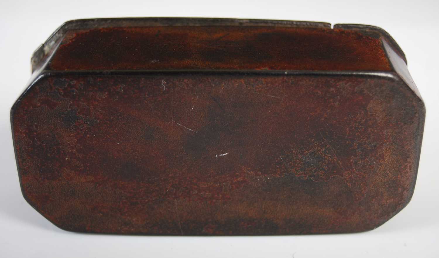A Scottish leather cut-cornered oblong snuff box with integral leather hinge, silver plaque engraved - Image 4 of 5
