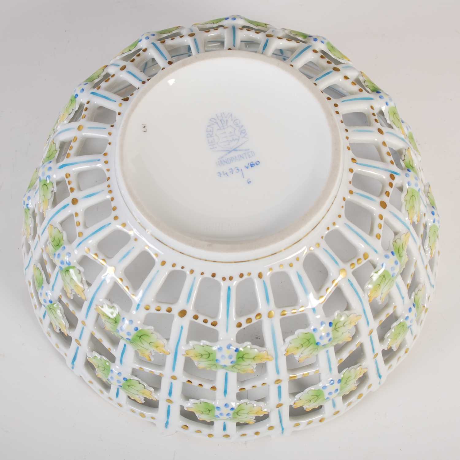A Herend porcelain basket, 20th century, decorated with floral spray to the interior, the exterior - Image 4 of 5