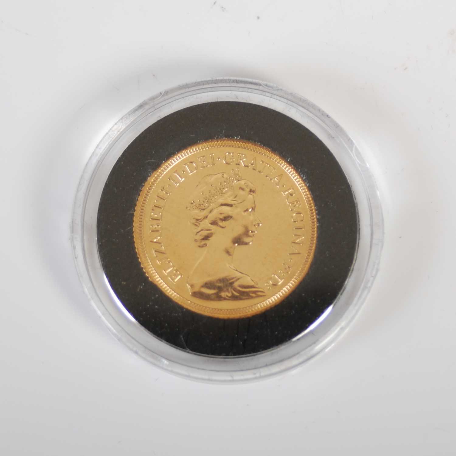 An Elizabeth II gold sovereign, dated 1980. - Image 2 of 2