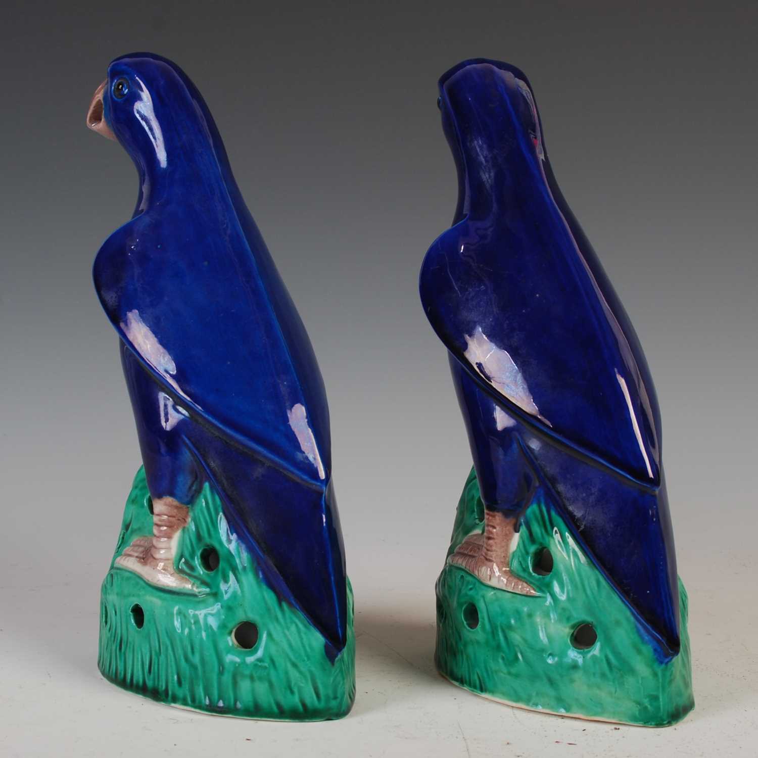 A pair of Chinese porcelain aubergine, blue and green glazed models of hawks, 21.5cm high. - Image 3 of 5