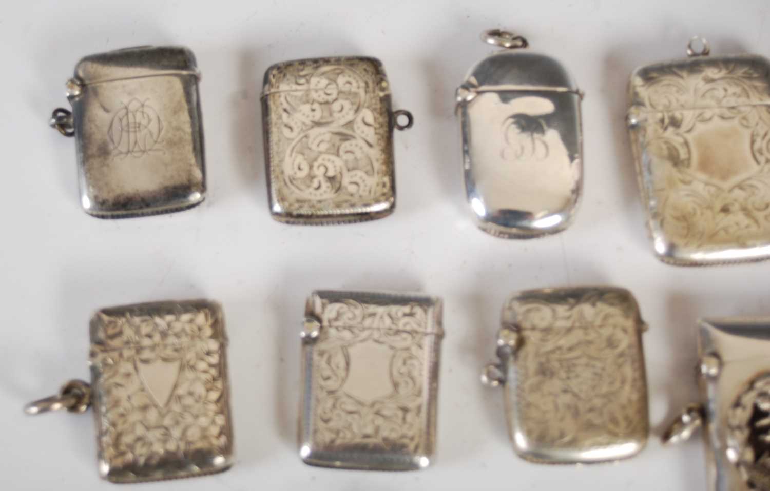 A collection of twenty-two assorted silver vesta holders, 19th century and later, various dates - Image 3 of 11