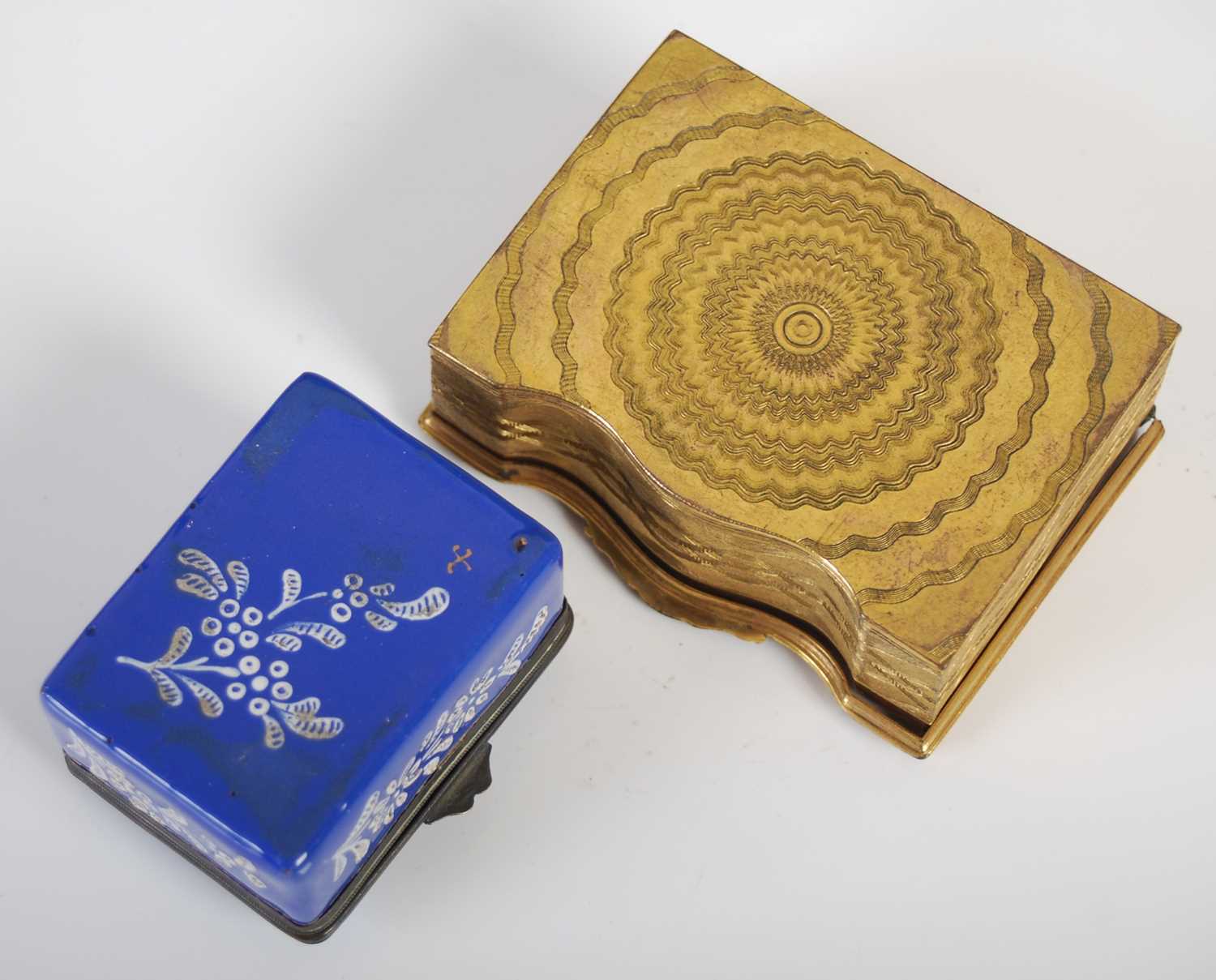 An 18th century blue ground Battersea enamel snuff box, the hinged cover opening to a white enamel - Image 3 of 4