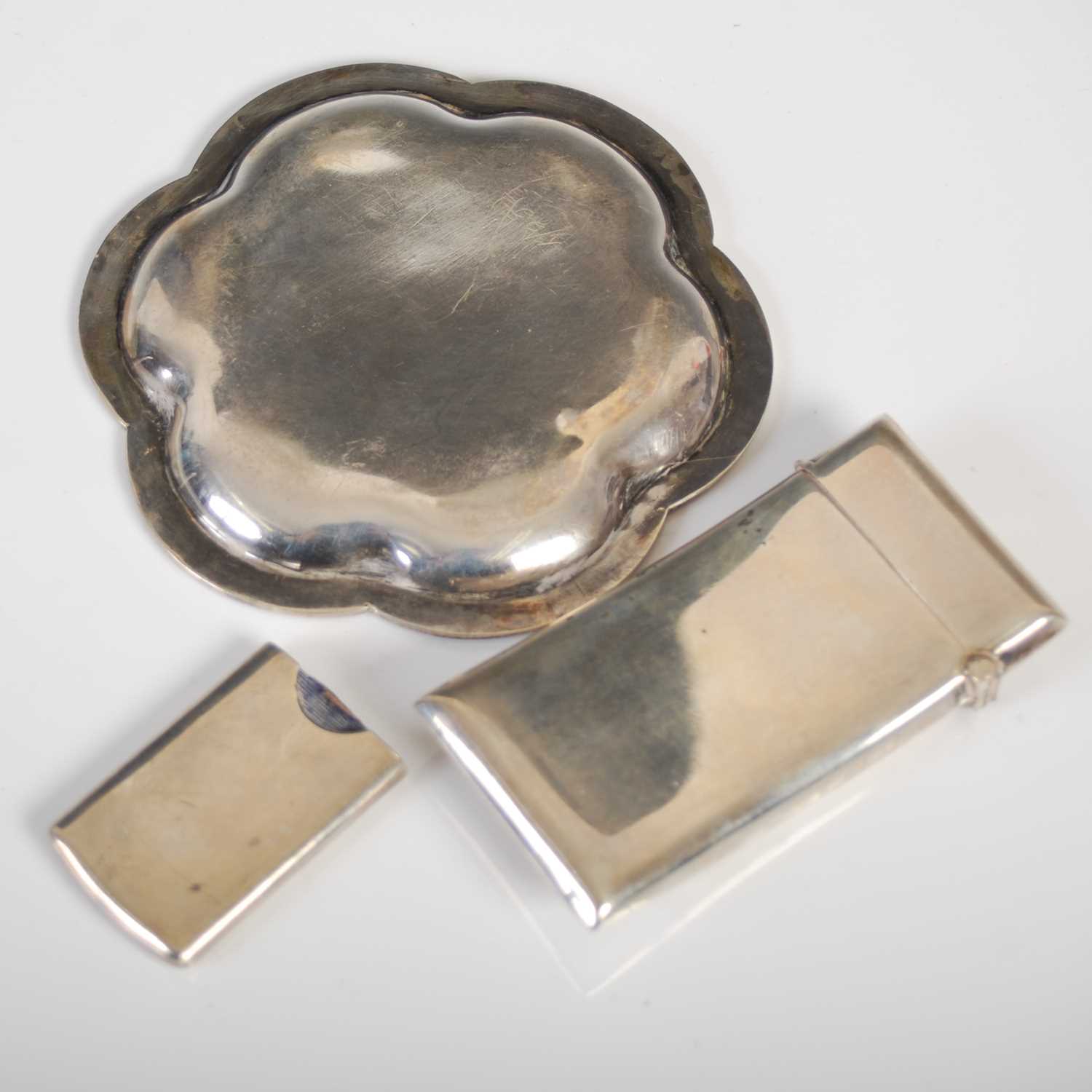 A group of Victorian and later silver, to include a George V calling card case, Birmingham, 1913, - Bild 2 aus 5