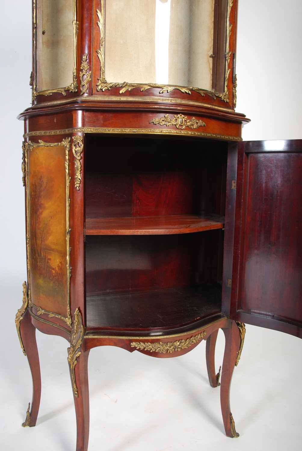A late 19th century French mahogany and gilt metal mounted display cabinet, the moulded cornice - Image 7 of 8