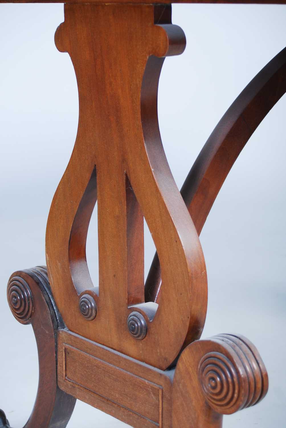 A Regency style mahogany and coromandel centre table, the rounded rectangular top above two frieze - Image 4 of 8