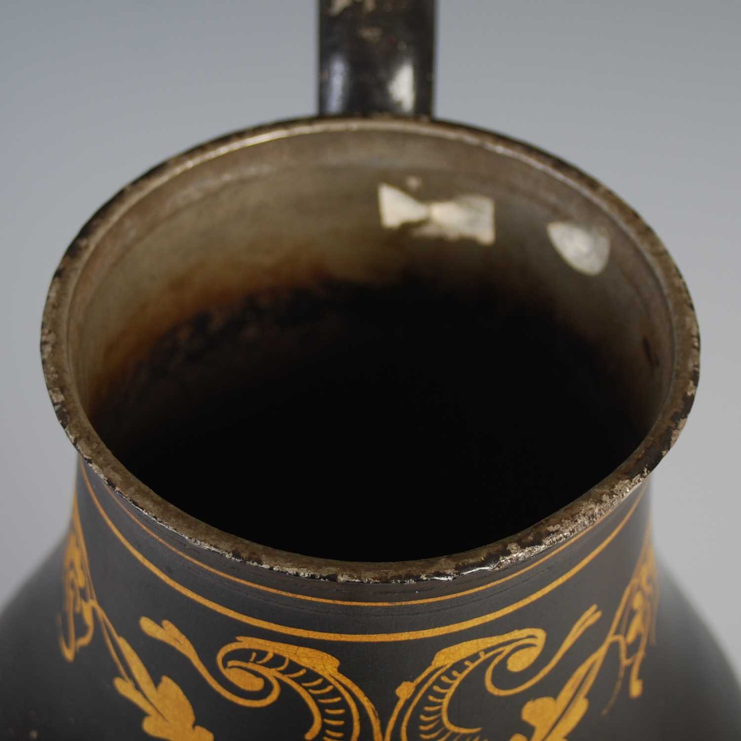 An 18th century Dutch lacquered pewter coffee pot and stand, the coffee pot with detachable cover - Image 6 of 8