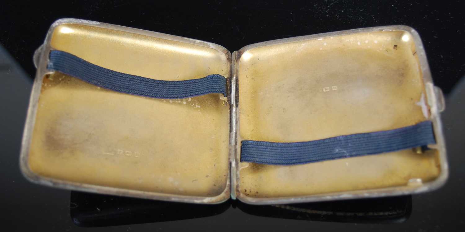An Edwardian silver calling card case, Birmingham 1901, of hinged rectangular form opening to a blue - Image 7 of 9