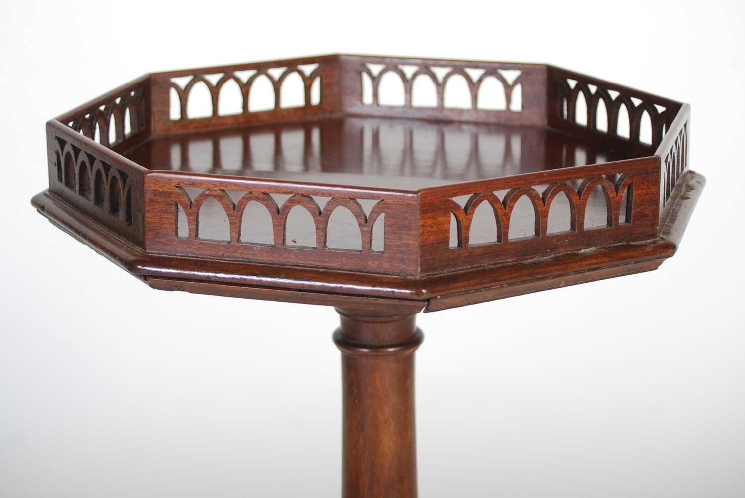 A George III mahogany kettle stand, the octagonal shaped top with pierced gallery and pull-out - Image 2 of 6