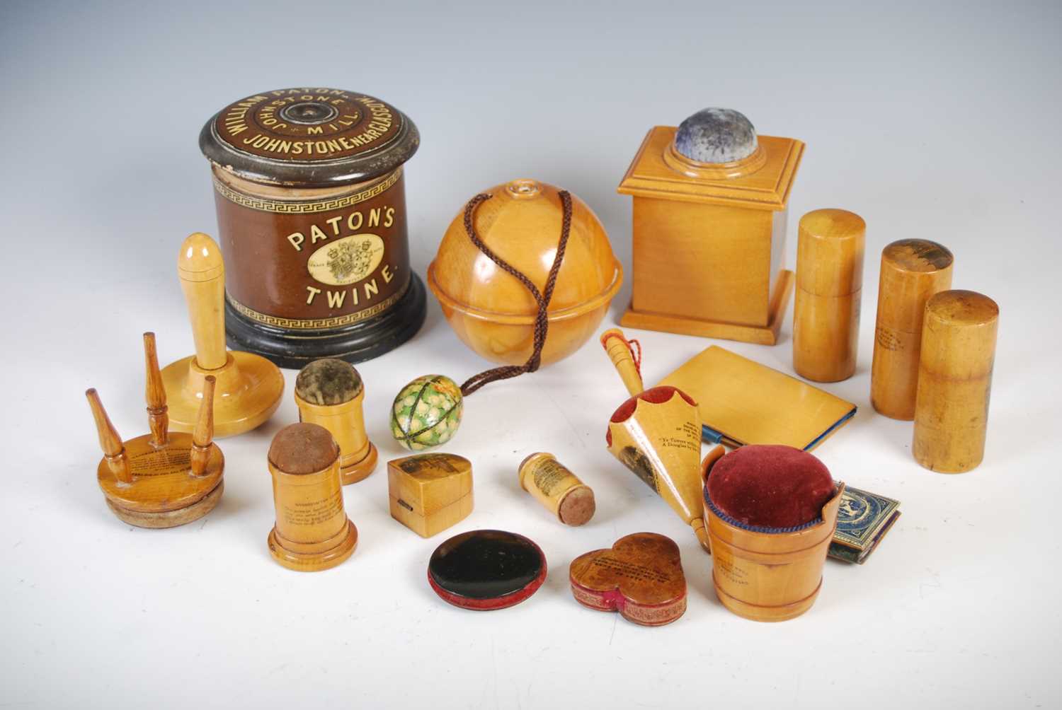 A collection of Mauchline Ware sewing related items, to include a needle case 'Cabourg, La Plage'; a - Image 6 of 6