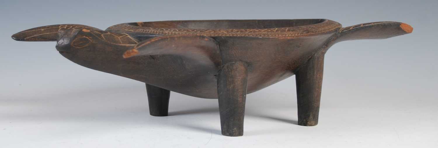 A Fijian carved wood kava bowl formed as a Turtle, 41cm long x 12cm high. - Image 2 of 5