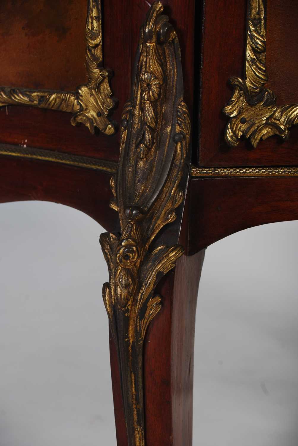 A late 19th century French mahogany and gilt metal mounted display cabinet, the moulded cornice - Image 5 of 8