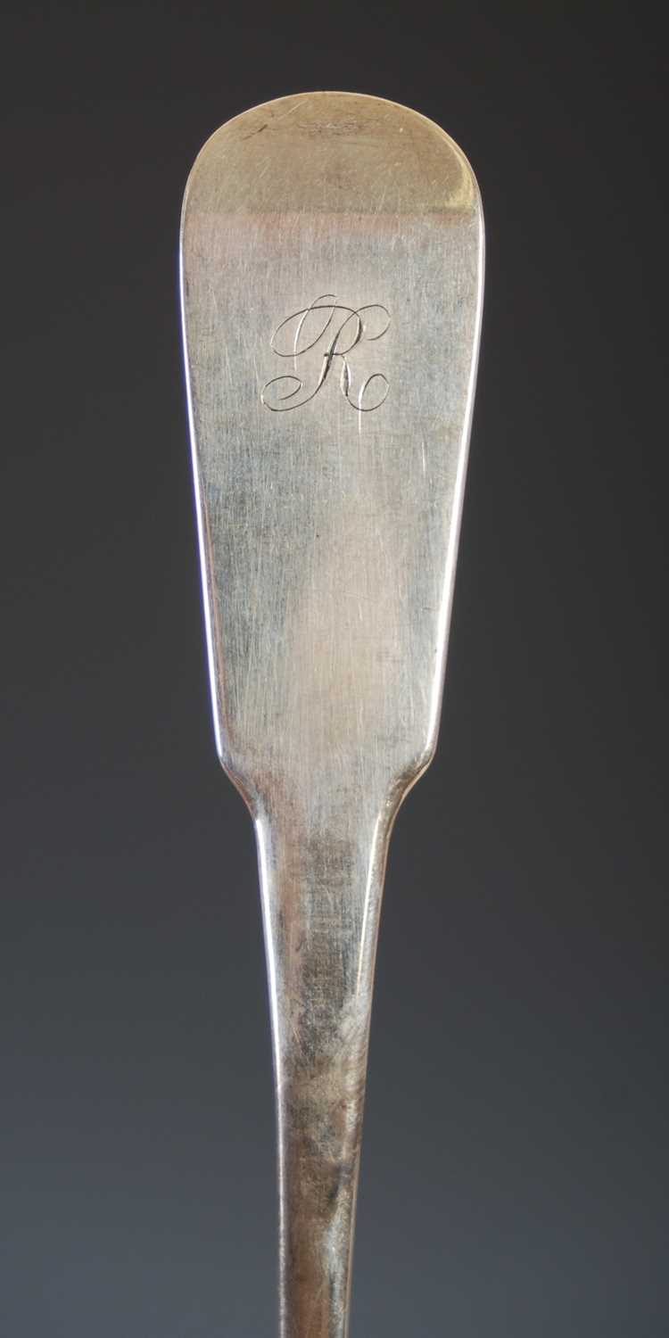 A set of six early 19th century Scottish Provincial silver dessert spoons, Perth, makers mark of - Image 5 of 7