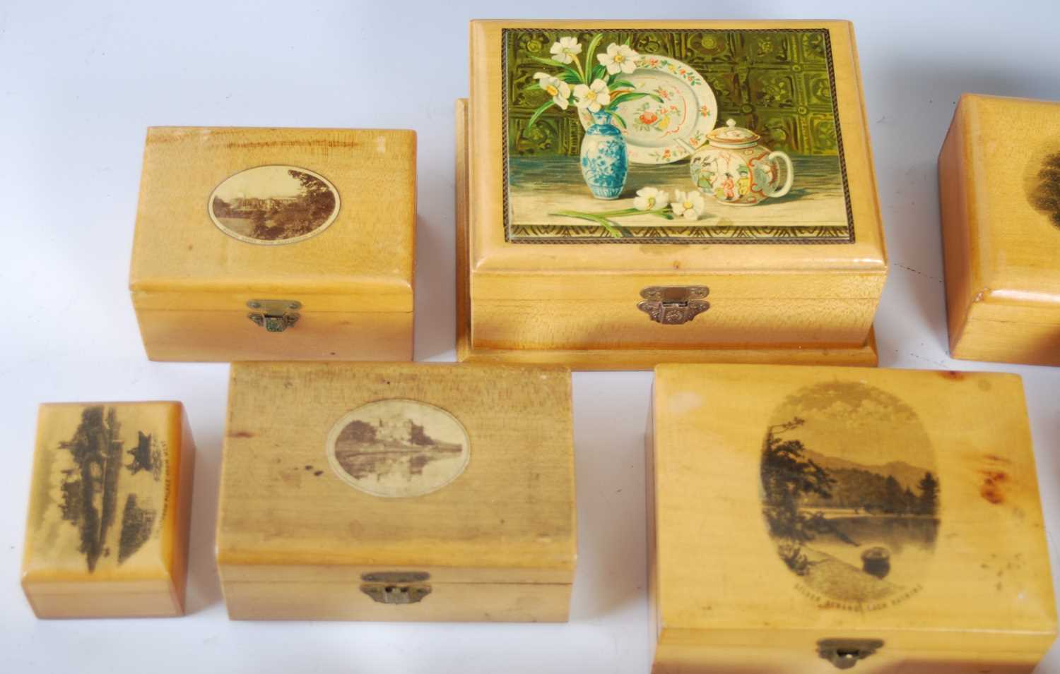 A collection of eighteen assorted Mauchline Ware boxes, to include 'Perth from the Edinburgh Road' - Image 3 of 10