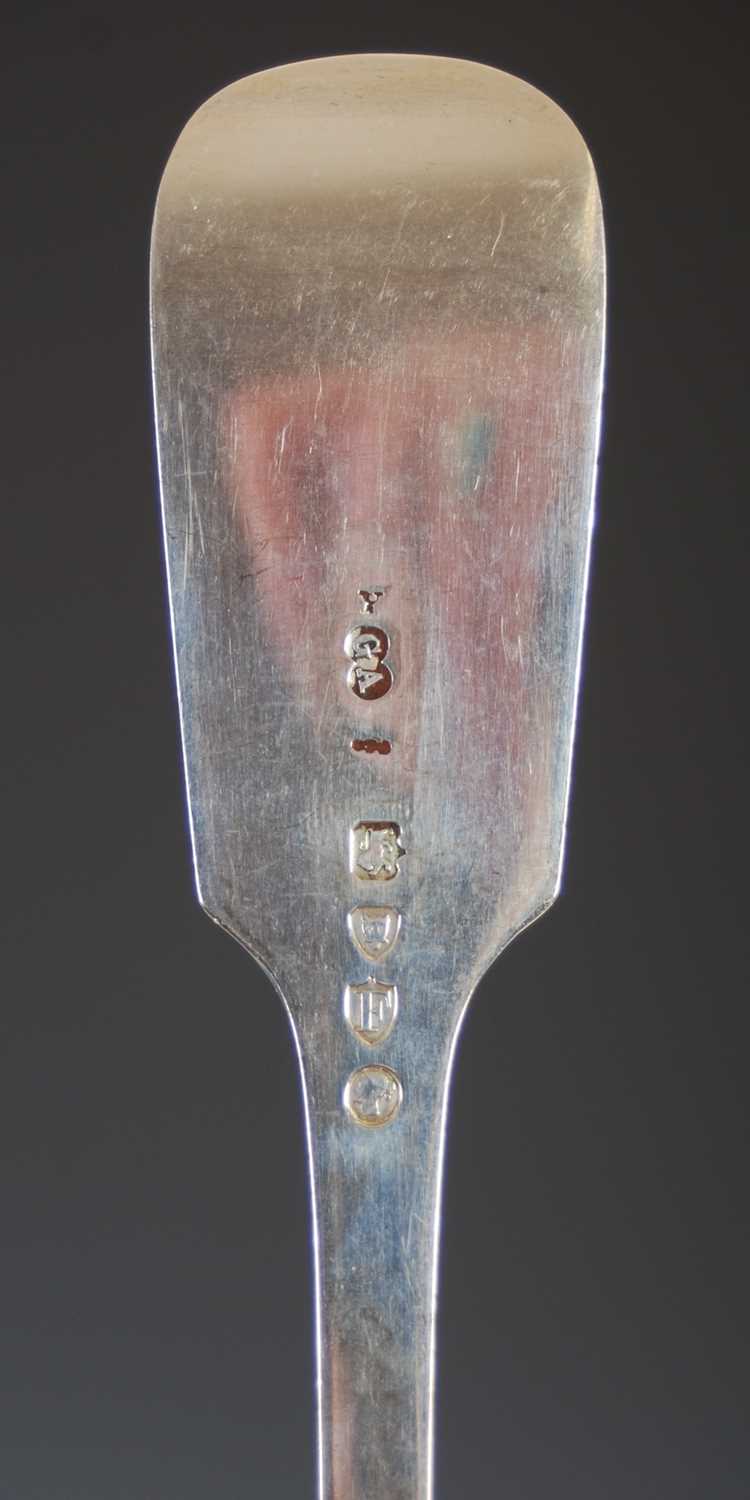 A composite suite of Victorian silver flatware, fiddle pattern, comprising twelve table forks, - Image 5 of 8