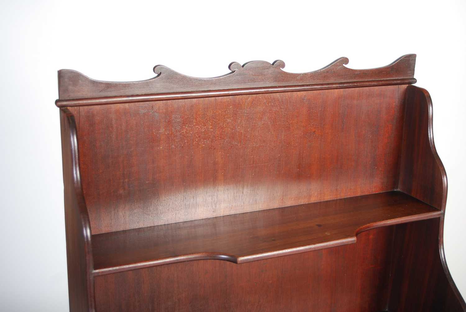 A 19th century Regency style mahogany waterfall bookcase, fitted with three graduated open shelves - Image 2 of 5