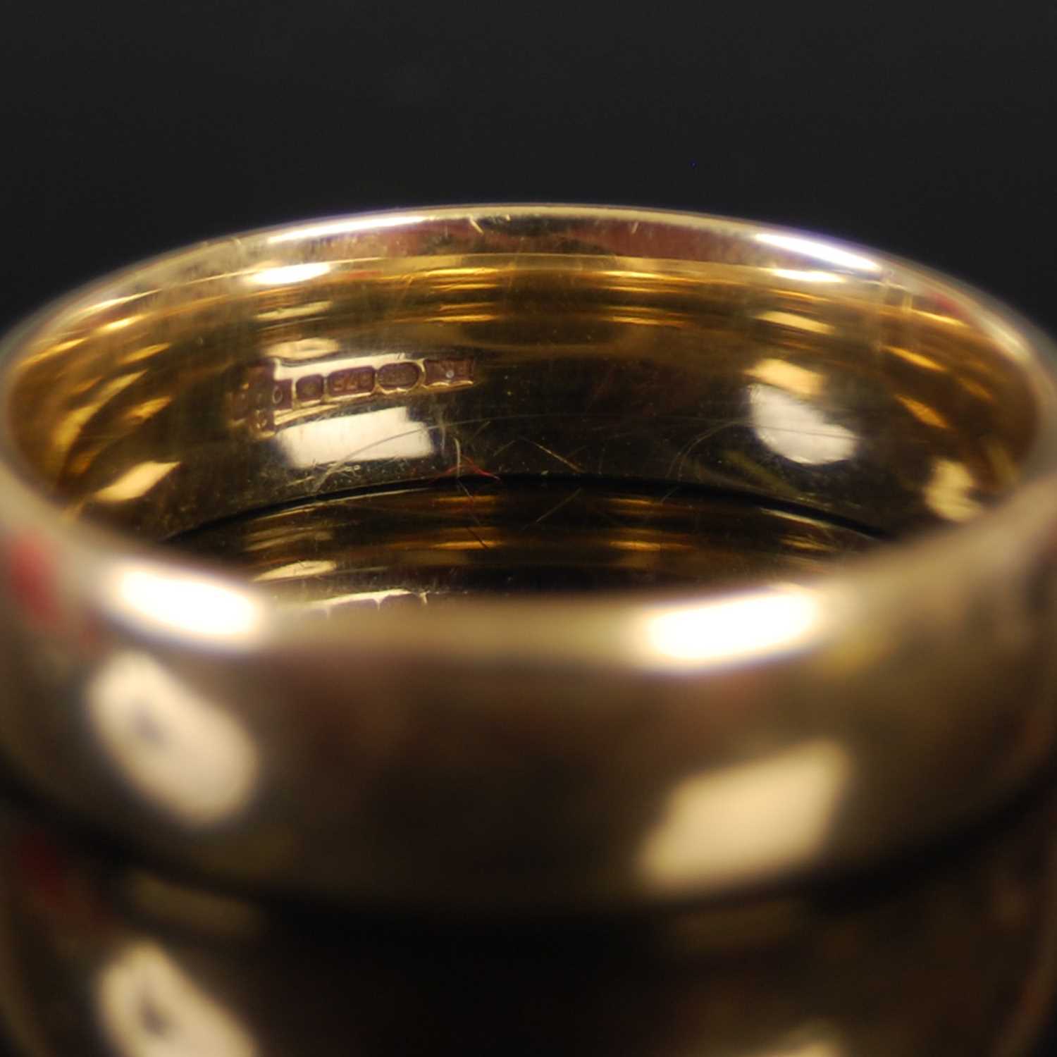 A 9ct gold wedding ring, ring size 'U', 6.4 grams. - Image 3 of 3