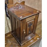 A late 19th / early 20th century mahogany pot cupboard of small size, with single cupboard door,